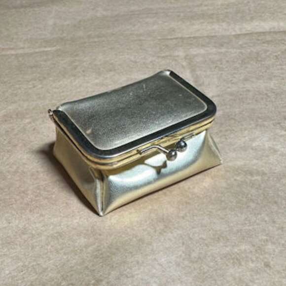 Vintage Gold Purse, Dresser Purse, Jewelry Keeper - Picture 3 of 4
